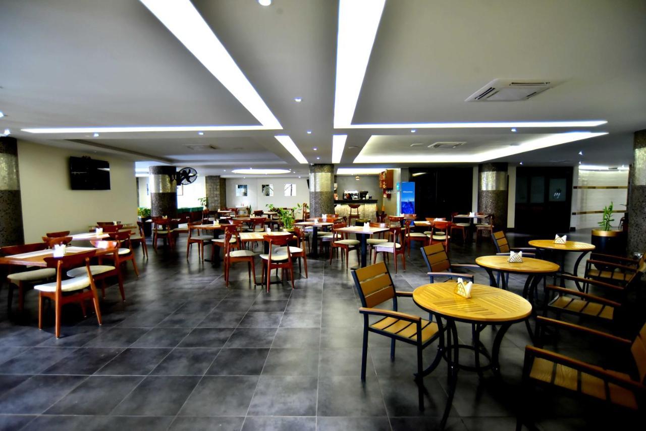 Victoria Mews Hotel Кампала Экстерьер фото