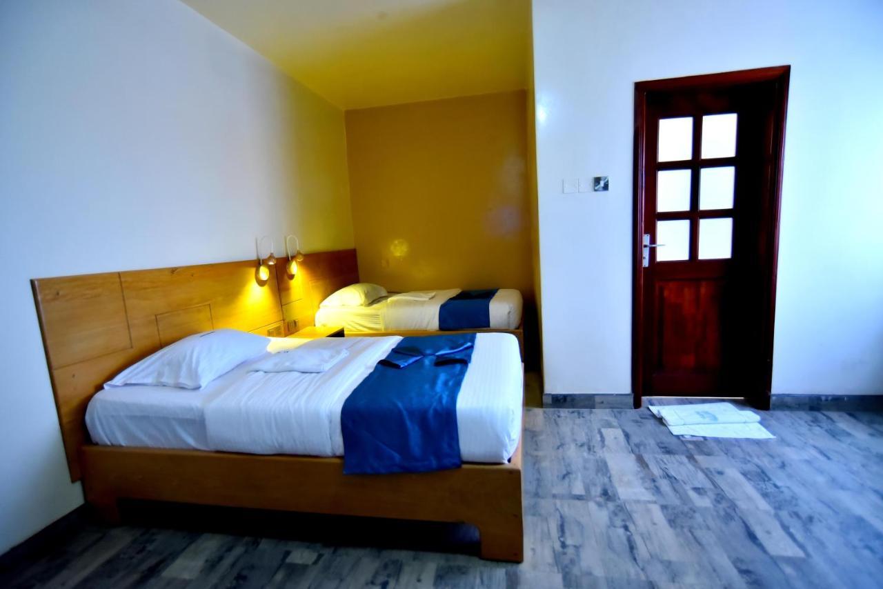Victoria Mews Hotel Кампала Экстерьер фото